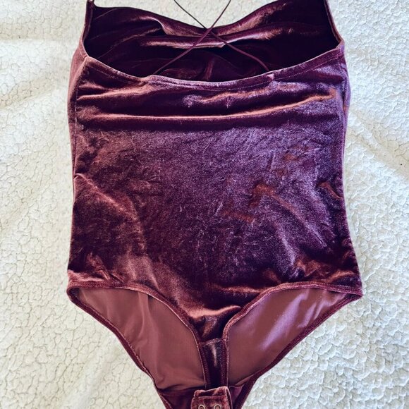 Abercrombie & Fitch Maroon Velvet Cowl Neck Bodysuit - Picture 3 of 4